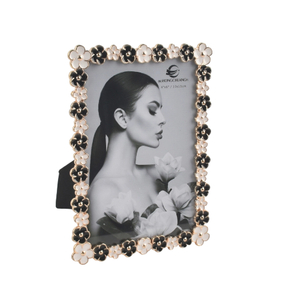 2025 New Arrival Customized Rectangle Zinc Alloy Photo and Picture Frame with Bowknot for Home Decoration