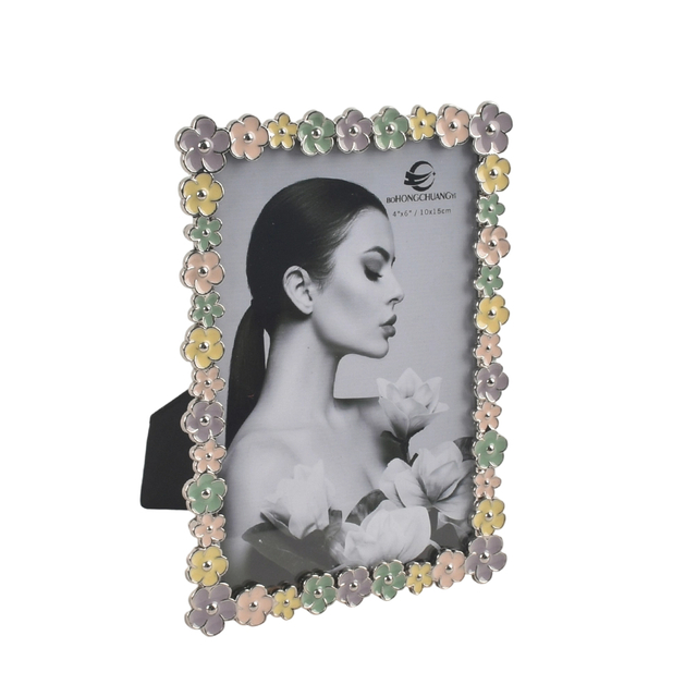 2025 New Arrival Customized Rectangle Zinc Alloy Photo and Picture Frame with Bowknot for Home Decoration